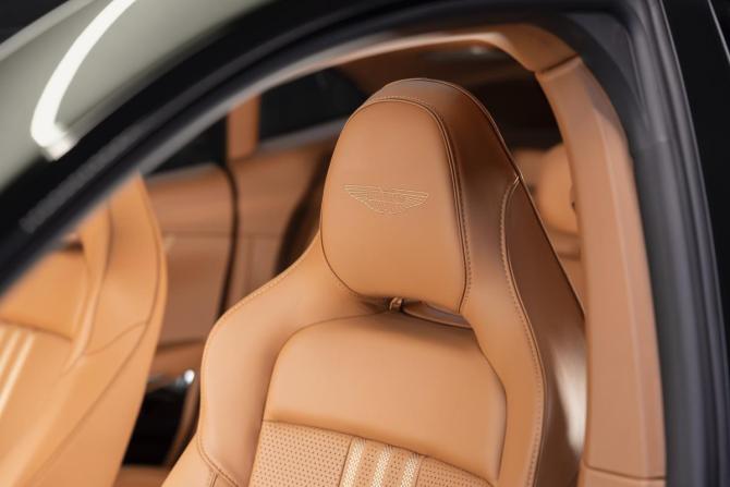 Новый Aston Martin DBX I 2025 года, цена 44 020 100 рублей, внедорожник, Автокод Объявления