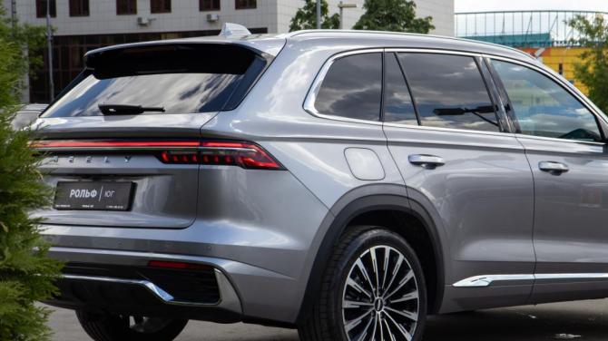 Geely Monjaro I Рестайлинг 2 с пробегом 2025 года, цена 3 718 000 рублей, 8128 км, внедорожник, Автокод Объявления