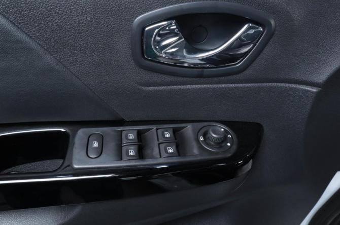 Renault Kaptur I с пробегом 2016 года, цена 1 359 000 рублей, 100149 км, внедорожник, Автокод Объявления