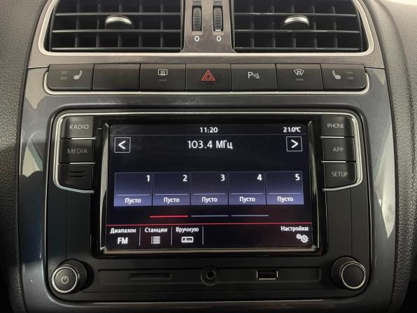 Volkswagen Polo V Рестайлинг с пробегом 2019 года, цена 1 292 000 рублей, 139348 км, седан, Автокод Объявления