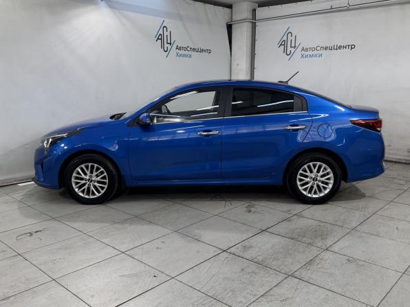 Kia Rio IV Рестайлинг с пробегом 2021 года, цена 1 799 800 рублей, 32000 км, седан, Автокод Объявления