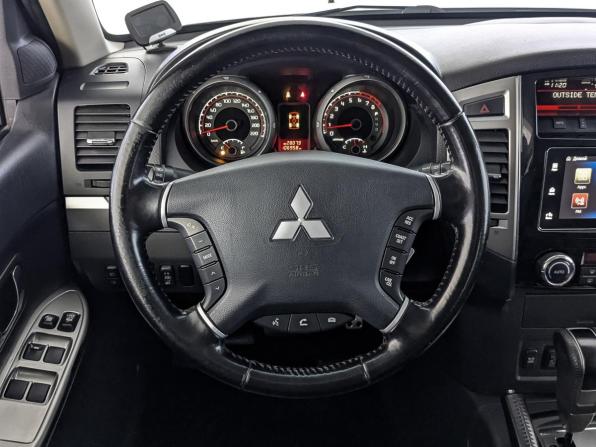 Mitsubishi Pajero IV Рестайлинг 2 с пробегом 2017 года, цена 3 050 000 рублей, 106953 км, внедорожник, Автокод Объявления