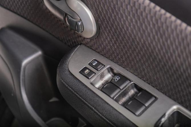 Nissan Tiida I Рестайлинг с пробегом 2012 года, цена 829 000 рублей, 260000 км, хэтчбек, Автокод Объявления