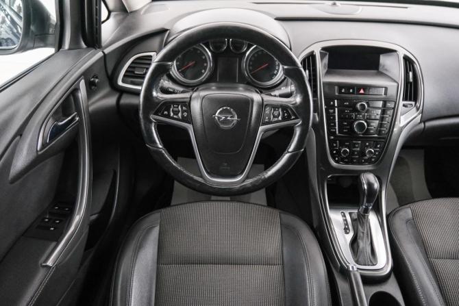 Opel Astra J Рестайлинг с пробегом 2013 года, цена 869 000 рублей, 169655 км, седан, Автокод Объявления