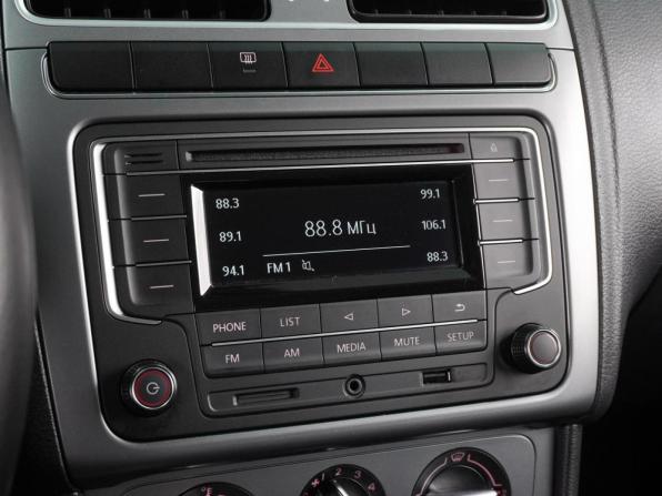 Volkswagen Polo V Рестайлинг с пробегом 2017 года, цена 1 074 000 рублей, 146864 км, седан, Автокод Объявления