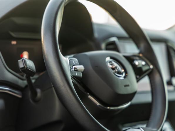 Skoda Karoq I с пробегом 2022 года, цена 2 748 000 рублей, 76406 км, внедорожник, Автокод Объявления