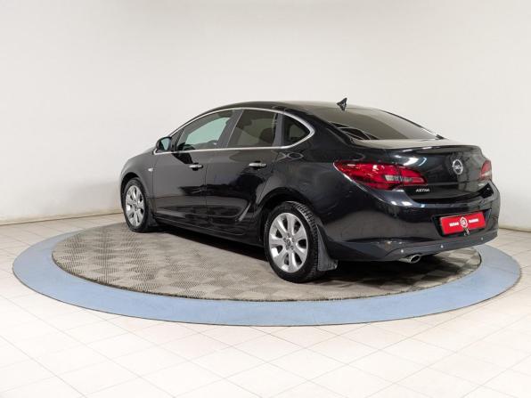 Opel Astra J Рестайлинг с пробегом 2013 года, цена 759 900 рублей, 174000 км, седан, Автокод Объявления