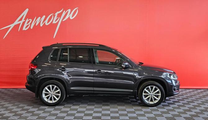Volkswagen Tiguan I Рестайлинг с пробегом 2016 года, цена 1 599 000 рублей, 98012 км, внедорожник, Автокод Объявления