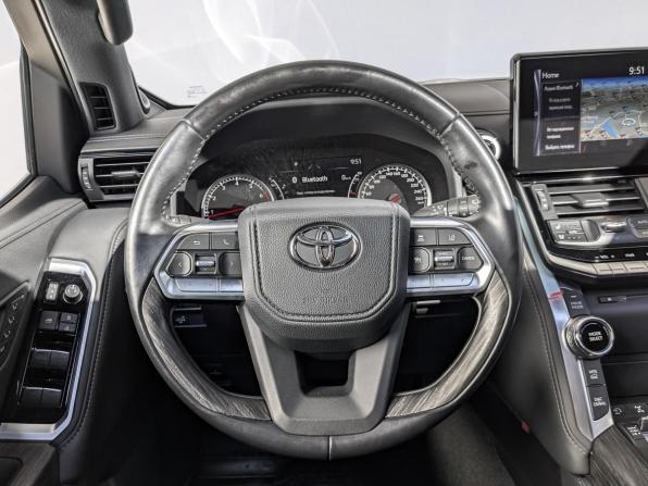 Toyota Land Cruiser 300 Series с пробегом 2023 года, цена 11 450 000 рублей, 33816 км, внедорожник, Автокод Объявления