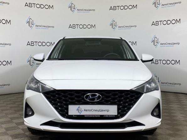 Hyundai Solaris II Рестайлинг с пробегом 2022 года, цена 1 569 000 рублей, 34598 км, седан, Автокод Объявления