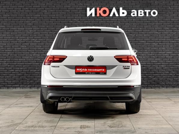 Volkswagen Tiguan II с пробегом 2018 года, цена 3 090 000 рублей, 89364 км, внедорожник, Автокод Объявления