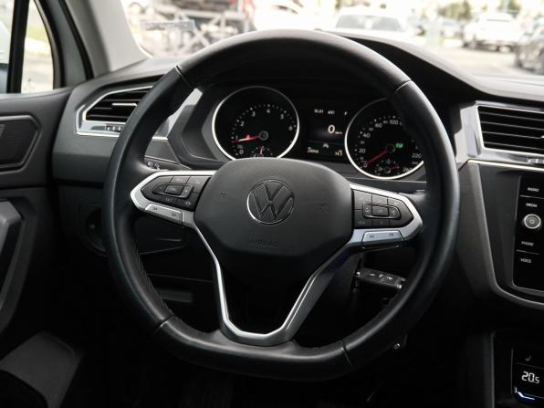 Volkswagen Tiguan II Рестайлинг с пробегом 2021 года, цена 2 987 000 рублей, 24941 км, внедорожник, Автокод Объявления