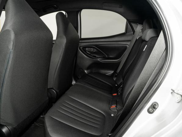 Toyota Yaris IV с пробегом 2021 года, цена 1 299 500 рублей, 53750 км, хэтчбек, Автокод Объявления