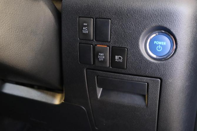 Toyota Vellfire II Рестайлинг с пробегом 2020 года, цена 5 049 000 рублей, 57000 км, минивэн, Автокод Объявления