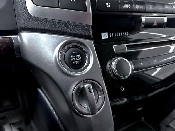 Toyota Land Cruiser 200 Series Рестайлинг 1 с пробегом 2012 года, цена 4 510 000 рублей, 168495 км, внедорожник, Автокод Объявления