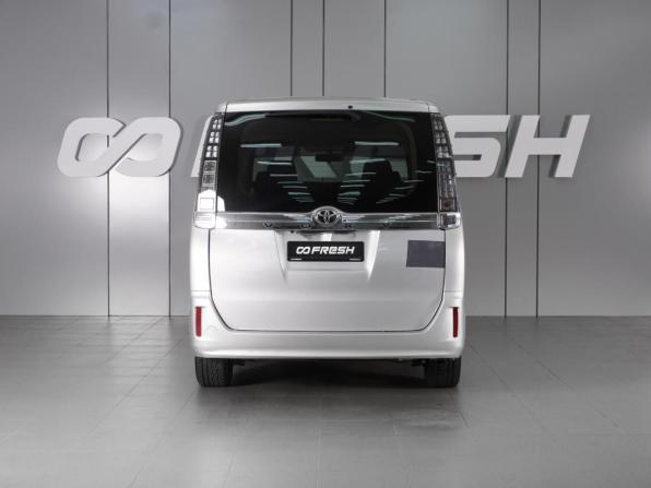Toyota Voxy III (R80) с пробегом 2017 года, цена 1 998 000 рублей, 152114 км, минивэн, Автокод Объявления