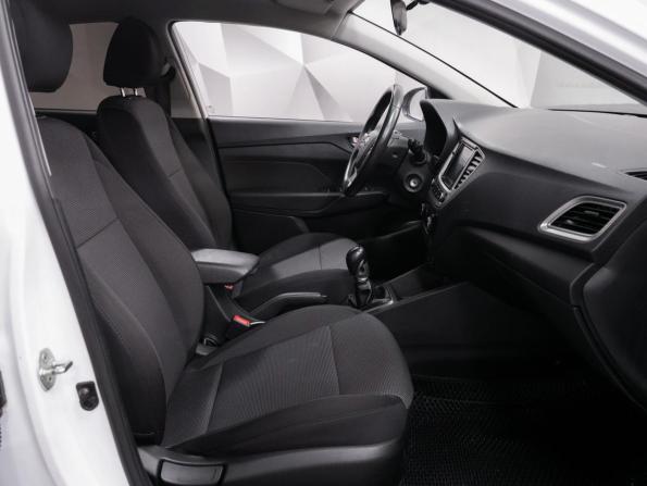 Hyundai Solaris II с пробегом 2019 года, цена 1 195 000 рублей, 121000 км, седан, Автокод Объявления