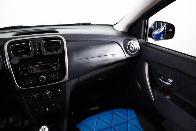 Renault Logan II с пробегом 2018 года, цена 849 000 рублей, 140081 км, седан, Автокод Объявления
