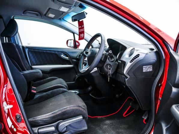 Honda Stream II Рестайлинг с пробегом 2009 года, цена 1 199 000 рублей, 119117 км, минивэн, Автокод Объявления