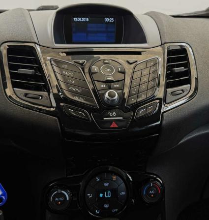 Ford Fiesta Mk6 Рестайлинг с пробегом 2015 года, цена 632 000 рублей, 209884 км, седан, Автокод Объявления