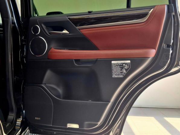 Lexus LX III Рестайлинг 2 с пробегом 2018 года, цена 10 590 000 рублей, 84670 км, внедорожник, Автокод Объявления