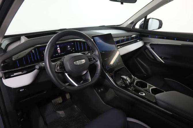 Geely Atlas II с пробегом 2024 года, цена 2 849 000 рублей, 18300 км, внедорожник, Автокод Объявления