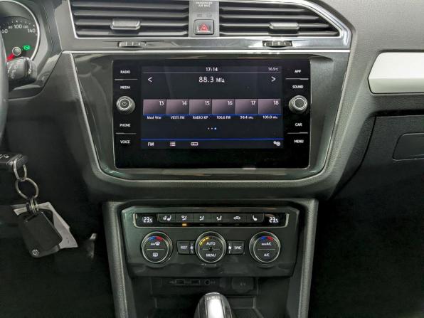 Volkswagen Tiguan II с пробегом 2019 года, цена 2 290 000 рублей, 118110 км, внедорожник, Автокод Объявления