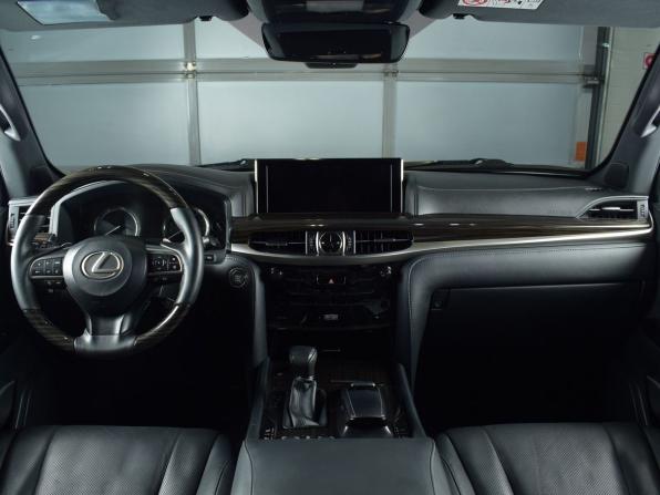 Lexus LX III Рестайлинг 2 с пробегом 2018 года, цена 8 329 995 рублей, 306659 км, внедорожник, Автокод Объявления