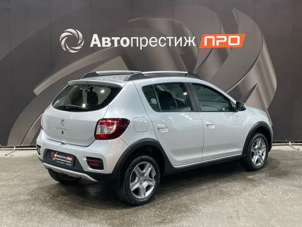 Renault Sandero II Рестайлинг с пробегом 2019 года, цена 980 000 рублей, 89833 км, хэтчбек, Автокод Объявления