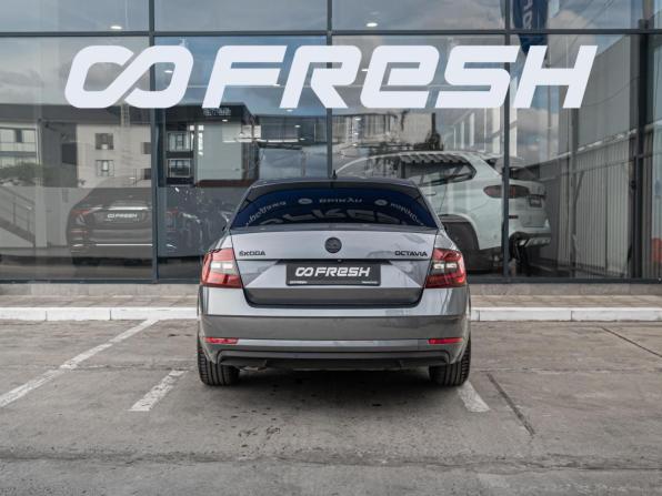 Skoda Octavia III (A7) Рестайлинг с пробегом 2018 года, цена 1 979 000 рублей, 124603 км, лифтбек, Автокод Объявления
