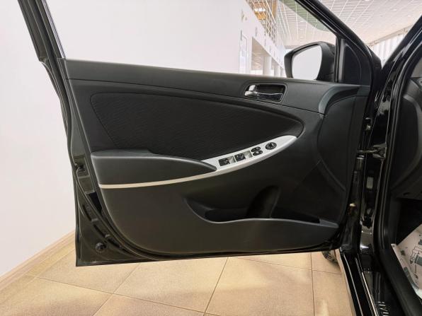 Hyundai Solaris I с пробегом 2012 года, цена 750 000 рублей, 155467 км, седан, Автокод Объявления
