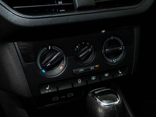 Skoda Rapid II с пробегом 2020 года, цена 1 575 000 рублей, 81356 км, лифтбек, Автокод Объявления