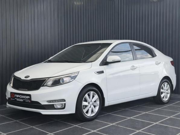 Kia Rio III Рестайлинг с пробегом 2016 года, цена 977 000 рублей, 175950 км, седан, Автокод Объявления