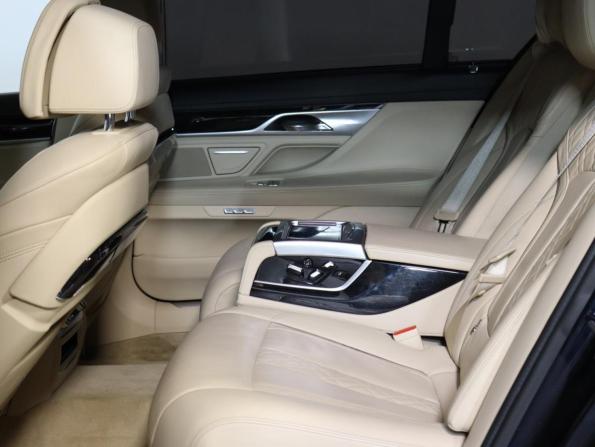 BMW 7 серии VI (G11/G12) с пробегом 2016 года, цена 2 590 000 рублей, 206000 км, седан, Автокод Объявления
