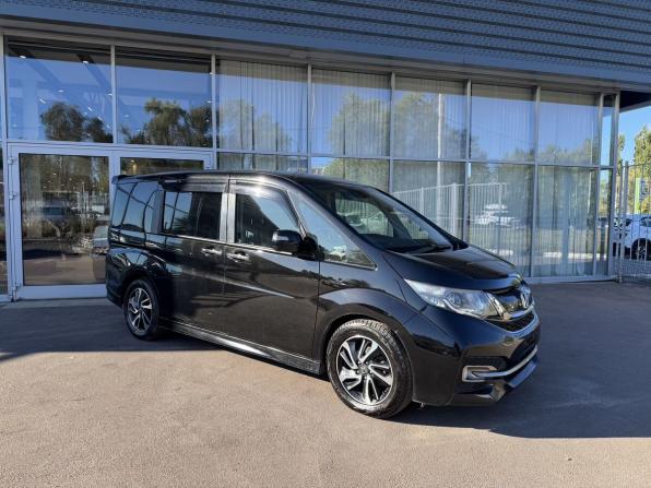 Honda Stepwgn V с пробегом 2017 года, цена 2 120 000 рублей, 85611 км, минивэн, Автокод Объявления