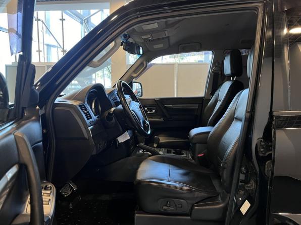 Mitsubishi Pajero IV Рестайлинг 1 с пробегом 2011 года, цена 2 311 000 рублей, 194500 км, внедорожник, Автокод Объявления