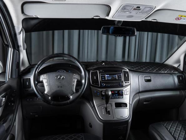 Hyundai H-1 II Рестайлинг с пробегом 2018 года, цена 2 699 000 рублей, 120312 км, минивэн, Автокод Объявления