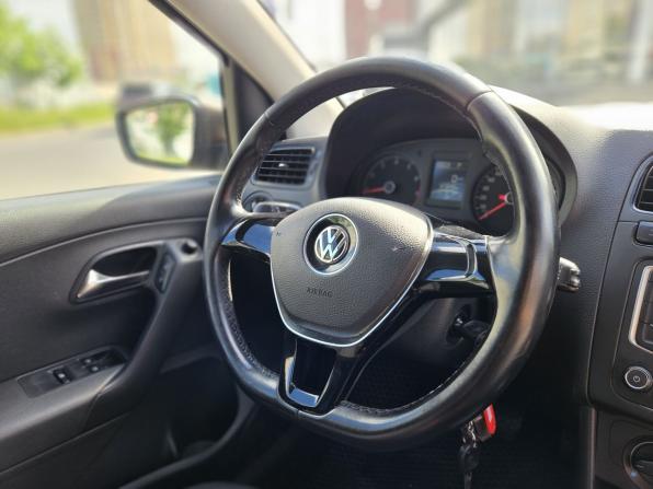 Volkswagen Polo V Рестайлинг с пробегом 2015 года, цена 1 115 000 рублей, 197039 км, седан, Автокод Объявления