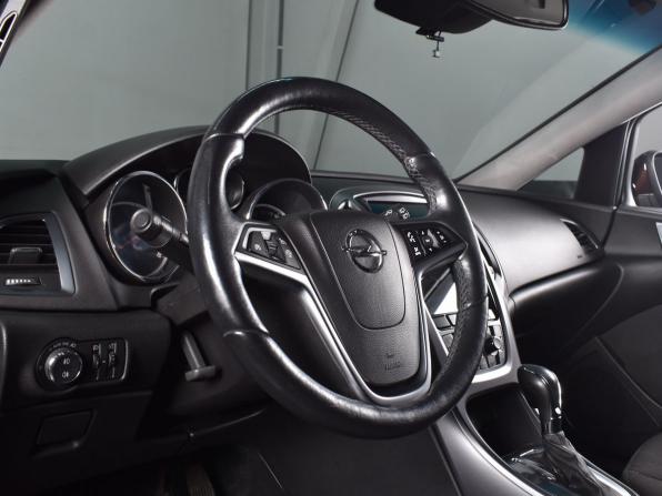 Opel Astra J Рестайлинг с пробегом 2013 года, цена 829 995 рублей, 150733 км, хэтчбек, Автокод Объявления