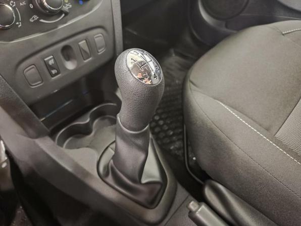 Renault Sandero II Рестайлинг с пробегом 2019 года, цена 1 056 904 рубля, 81517 км, хэтчбек, Автокод Объявления