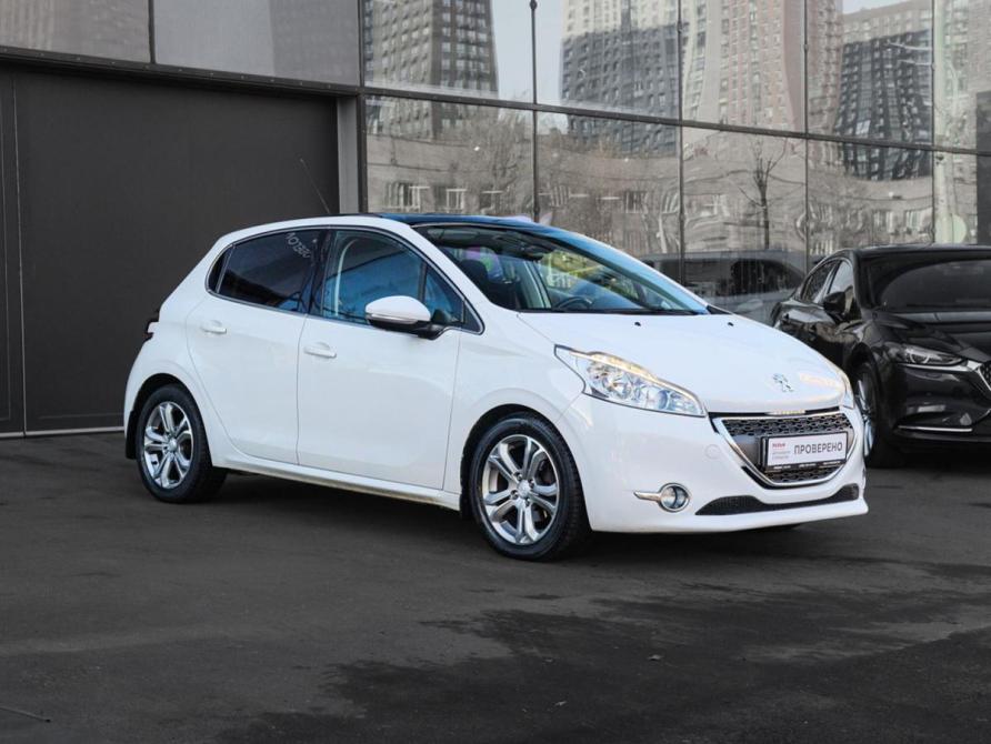 Peugeot 208 I Москва  - изображение 3