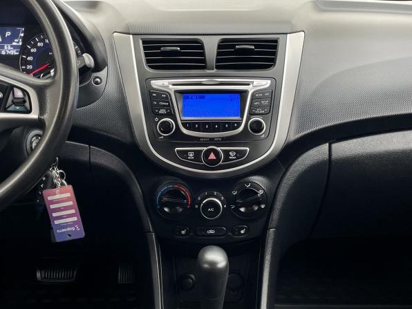 Hyundai Solaris I с пробегом 2014 года, цена 850 000 рублей, 167178 км, седан, Автокод Объявления