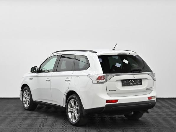Mitsubishi Outlander III с пробегом 2014 года, цена 1 599 000 рублей, 142000 км, внедорожник, Автокод Объявления