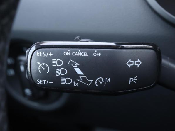 Skoda Octavia III (A7) Рестайлинг с пробегом 2018 года, цена 1 840 000 рублей, 178429 км, лифтбек, Автокод Объявления