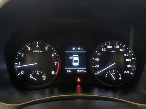 Hyundai Solaris II с пробегом 2019 года, цена 1 050 000 рублей, 60008 км, седан, Автокод Объявления