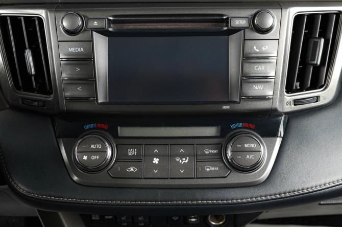 Toyota RAV4 IV (XA40) с пробегом 2015 года, цена 2 239 000 рублей, 131000 км, внедорожник, Автокод Объявления