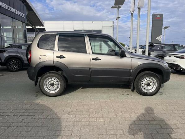 Chevrolet Niva I Рестайлинг с пробегом 2020 года, цена 790 000 рублей, 90535 км, внедорожник, Автокод Объявления
