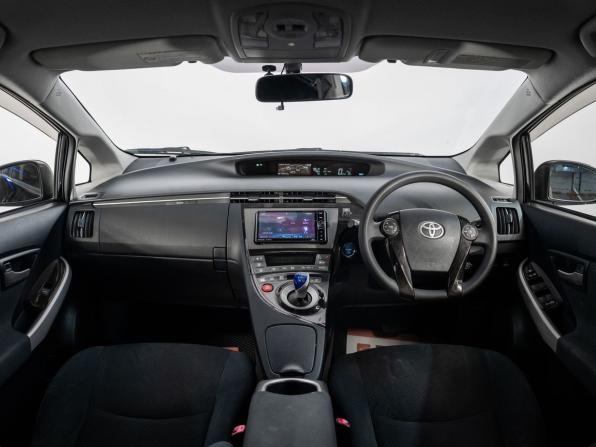 Toyota Prius III Рестайлинг (XW30) с пробегом 2012 года, цена 1 215 300 рублей, 178392 км, лифтбек, Автокод Объявления