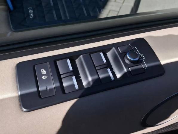 Land Rover Discovery V с пробегом 2017 года, цена 3 440 000 рублей, 267392 км, внедорожник, Автокод Объявления