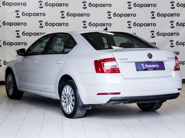 Skoda Octavia III (A7) Рестайлинг с пробегом 2018 года, цена 1 680 000 рублей, 178000 км, лифтбек, Автокод Объявления